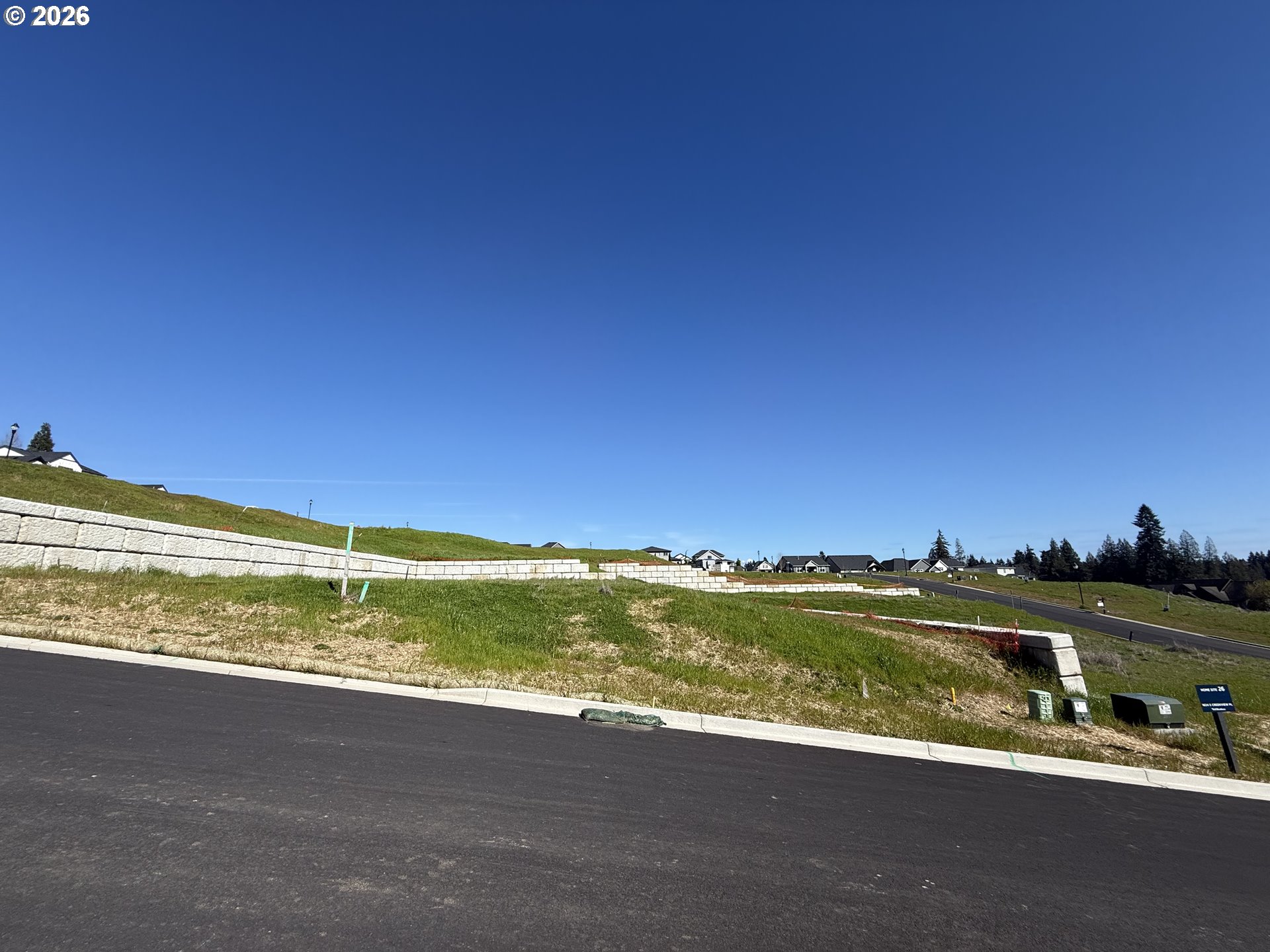 1616 S Creekview PL L27