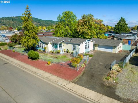 444 S STATE ST Sutherlin OR 97479