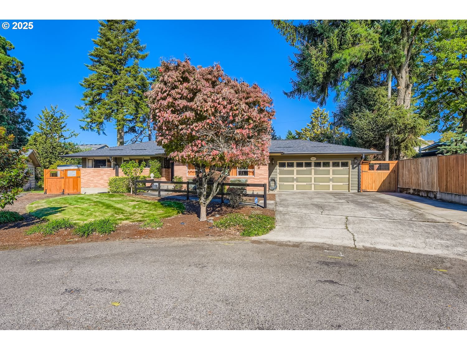 10311 NE RUSSELL CT