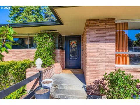 10311 NE RUSSELL CT Portland OR 97220