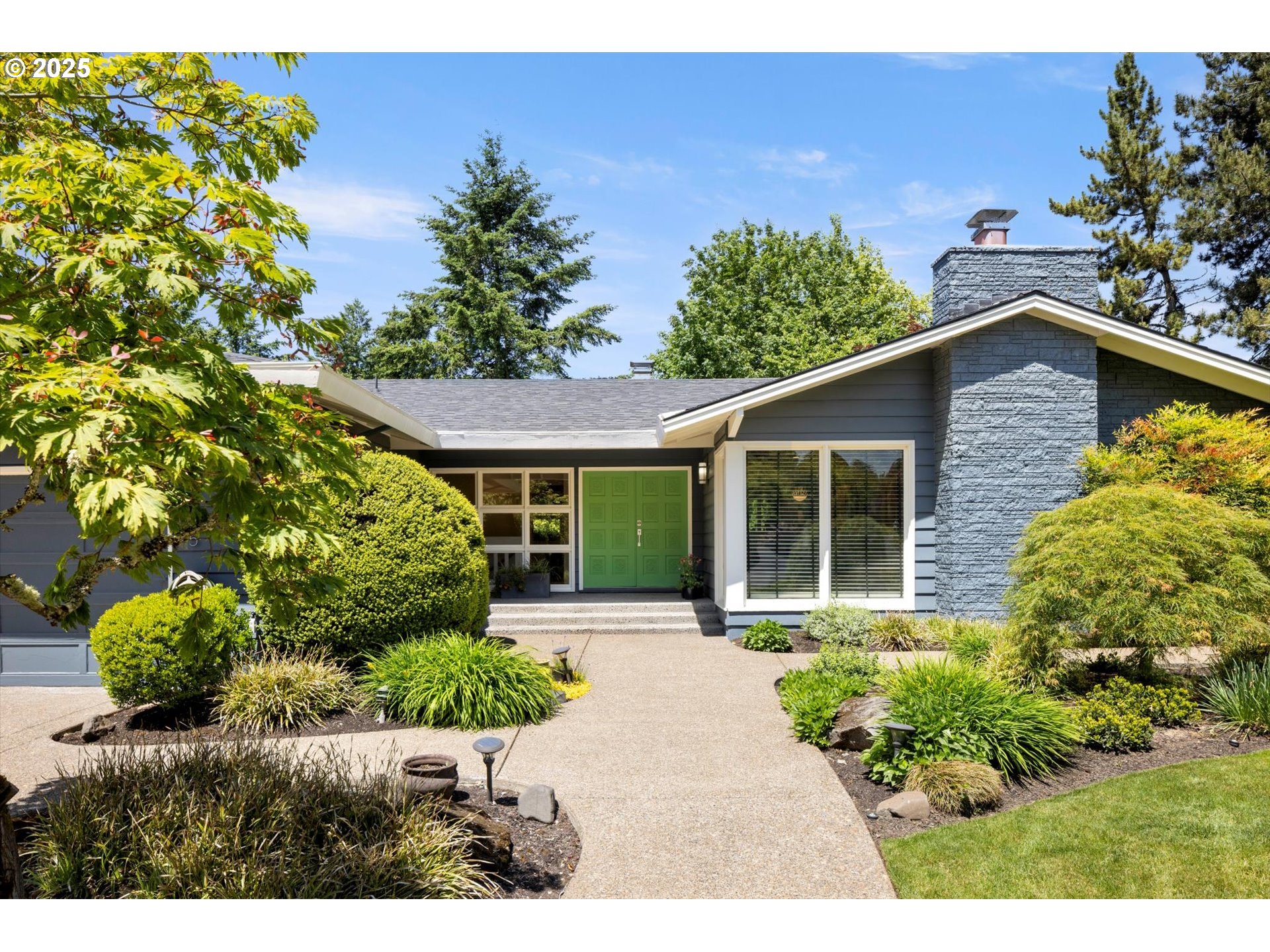 2395 SW TIMBERLINE DR