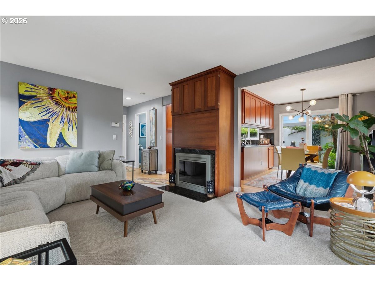 634 N HAYDEN BAY DR