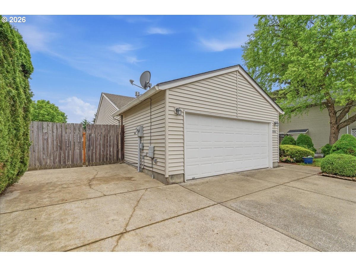 34306 HERON MEADOWS DR