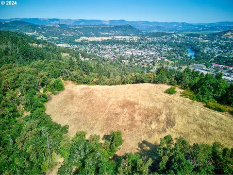W Fairhill AVE 300 Roseburg OR 97471