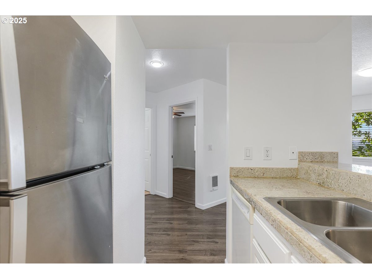 Clackamas, Oregon 97015, United States, 2 Bedrooms Bedrooms, ,1 BathroomBathrooms,Residential,Active,217439