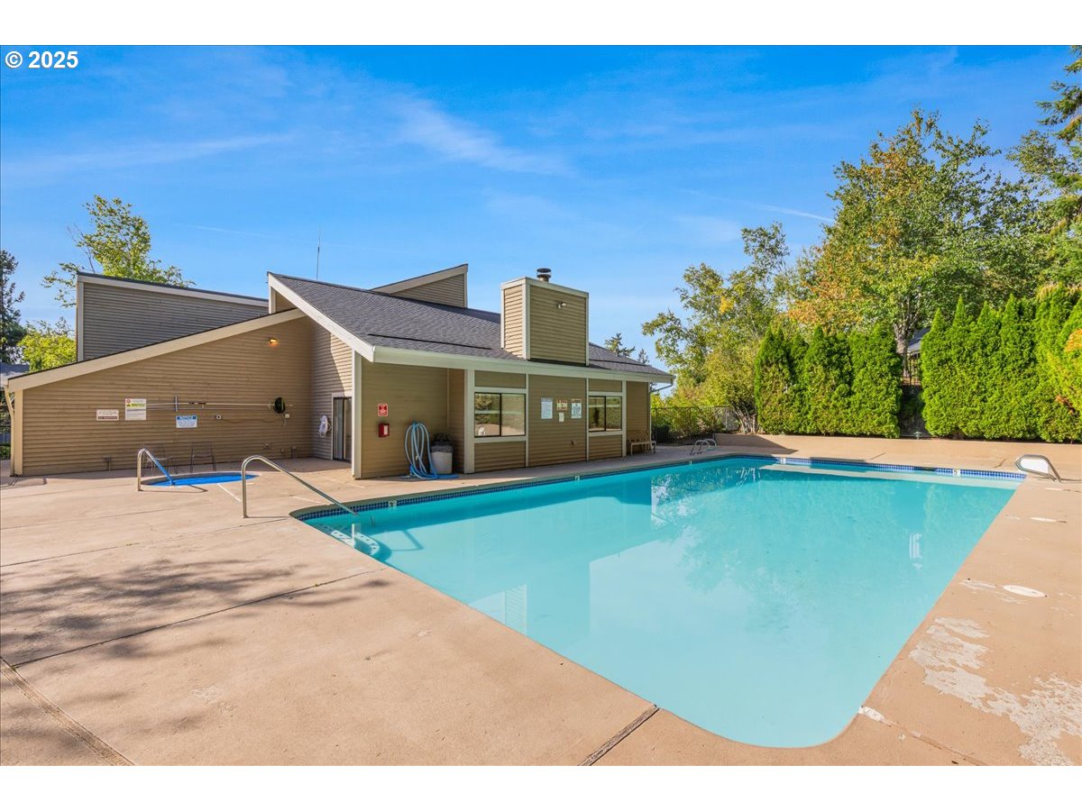 Clackamas, Oregon 97015, United States, 2 Bedrooms Bedrooms, ,1 BathroomBathrooms,Residential,Active,217439