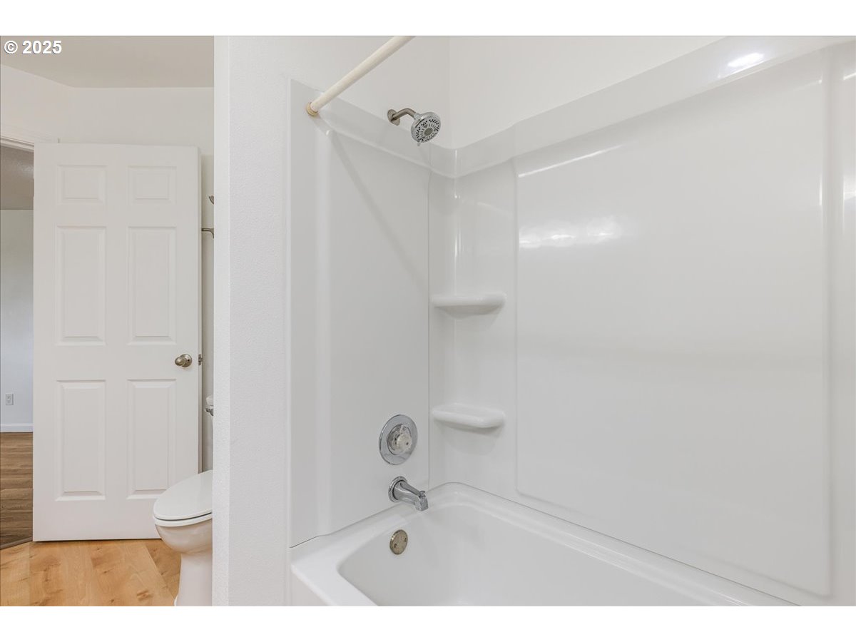 Clackamas, Oregon 97015, United States, 2 Bedrooms Bedrooms, ,1 BathroomBathrooms,Residential,Active,217439