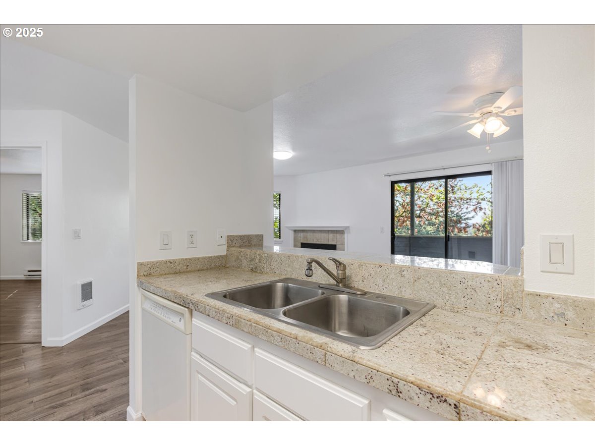 Clackamas, Oregon 97015, United States, 2 Bedrooms Bedrooms, ,1 BathroomBathrooms,Residential,Active,217439