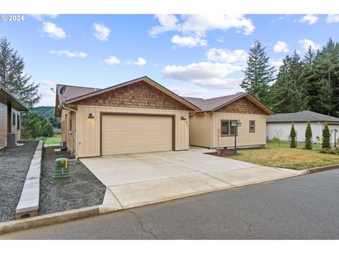 A home in Reedsport