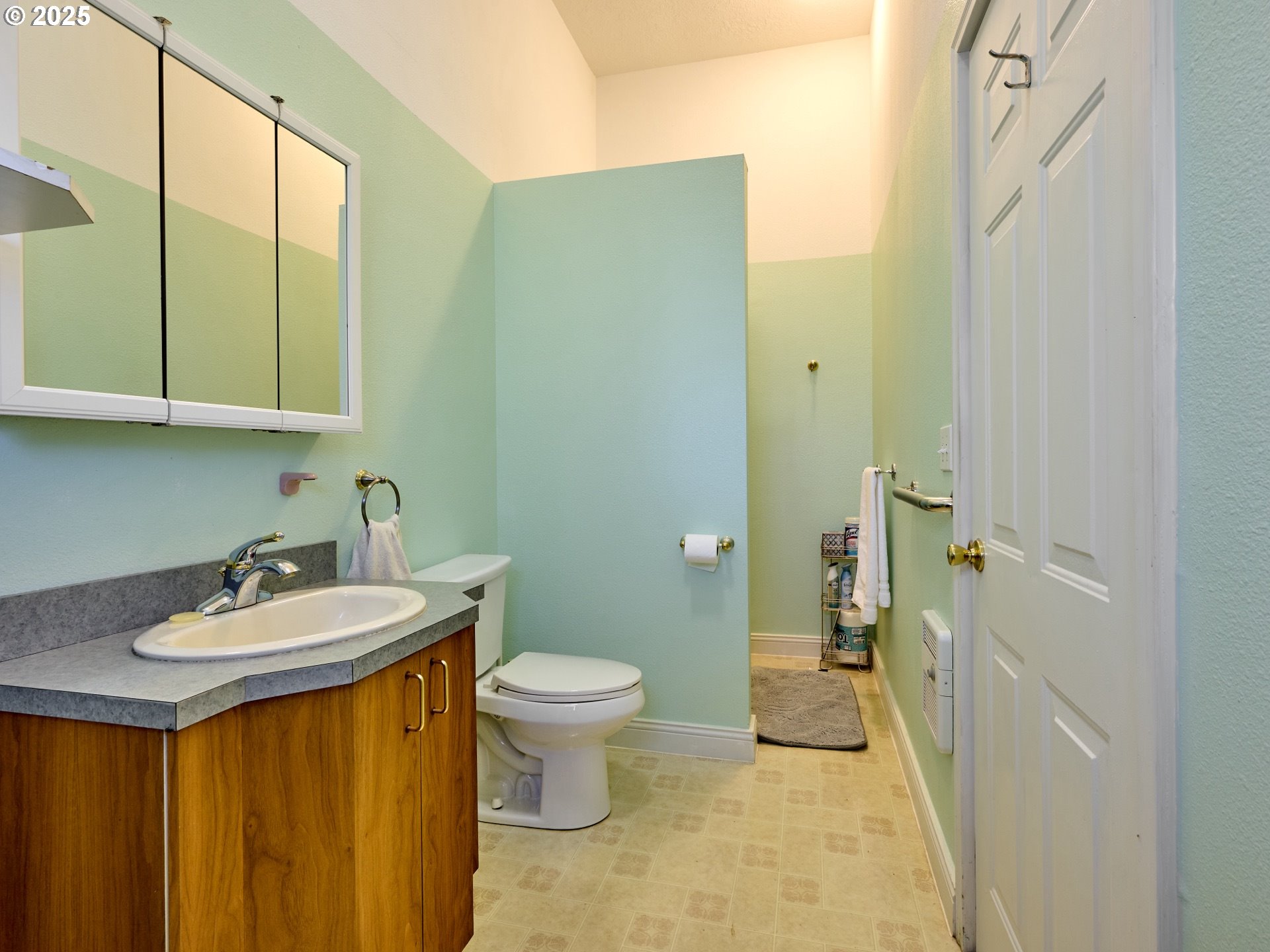 Dallas, Oregon 97338, United States, 4 Bedrooms Bedrooms, ,4 BathroomsBathrooms,Residential,Active,102555