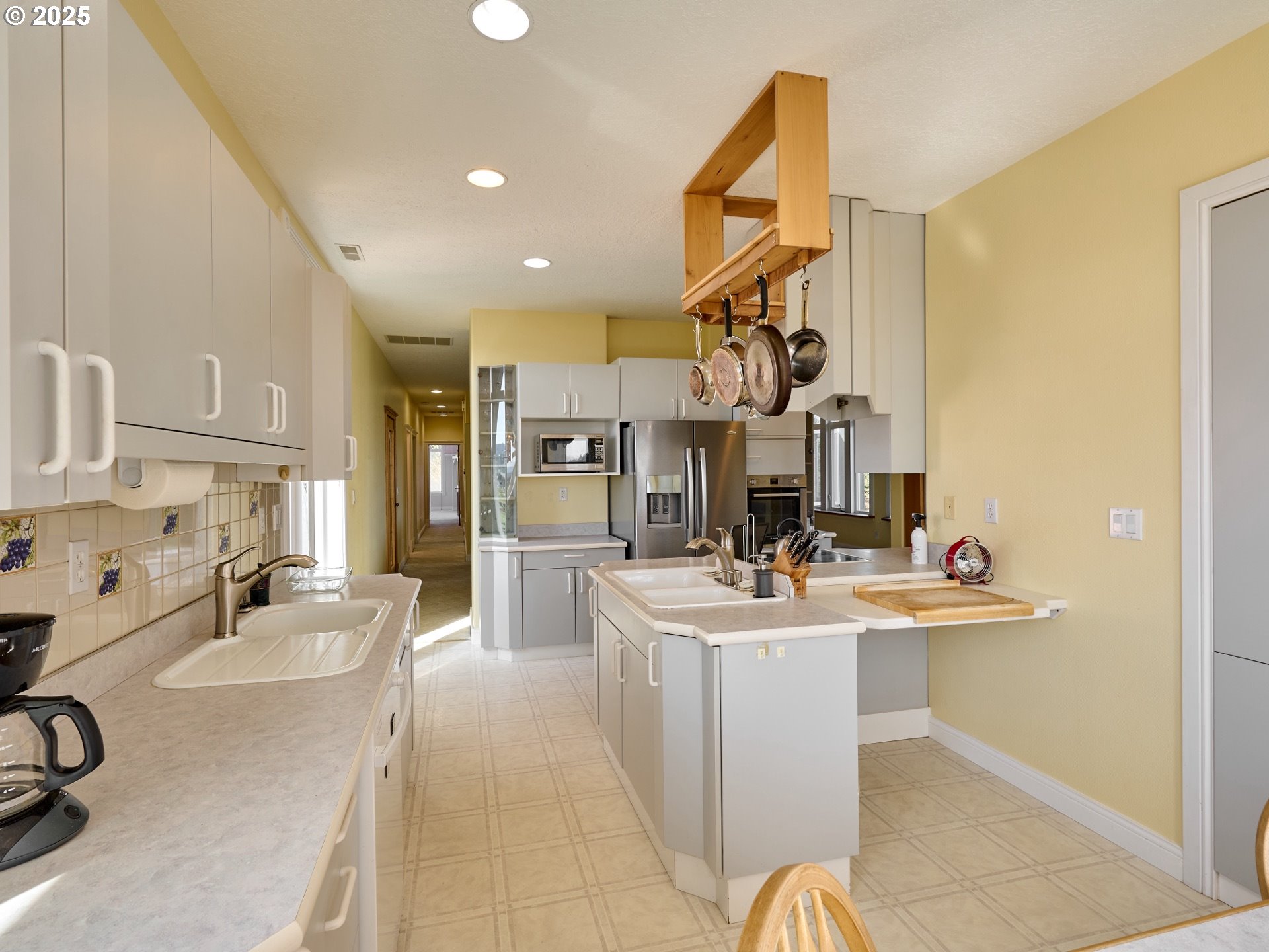 Dallas, Oregon 97338, United States, 4 Bedrooms Bedrooms, ,4 BathroomsBathrooms,Residential,Active,102555