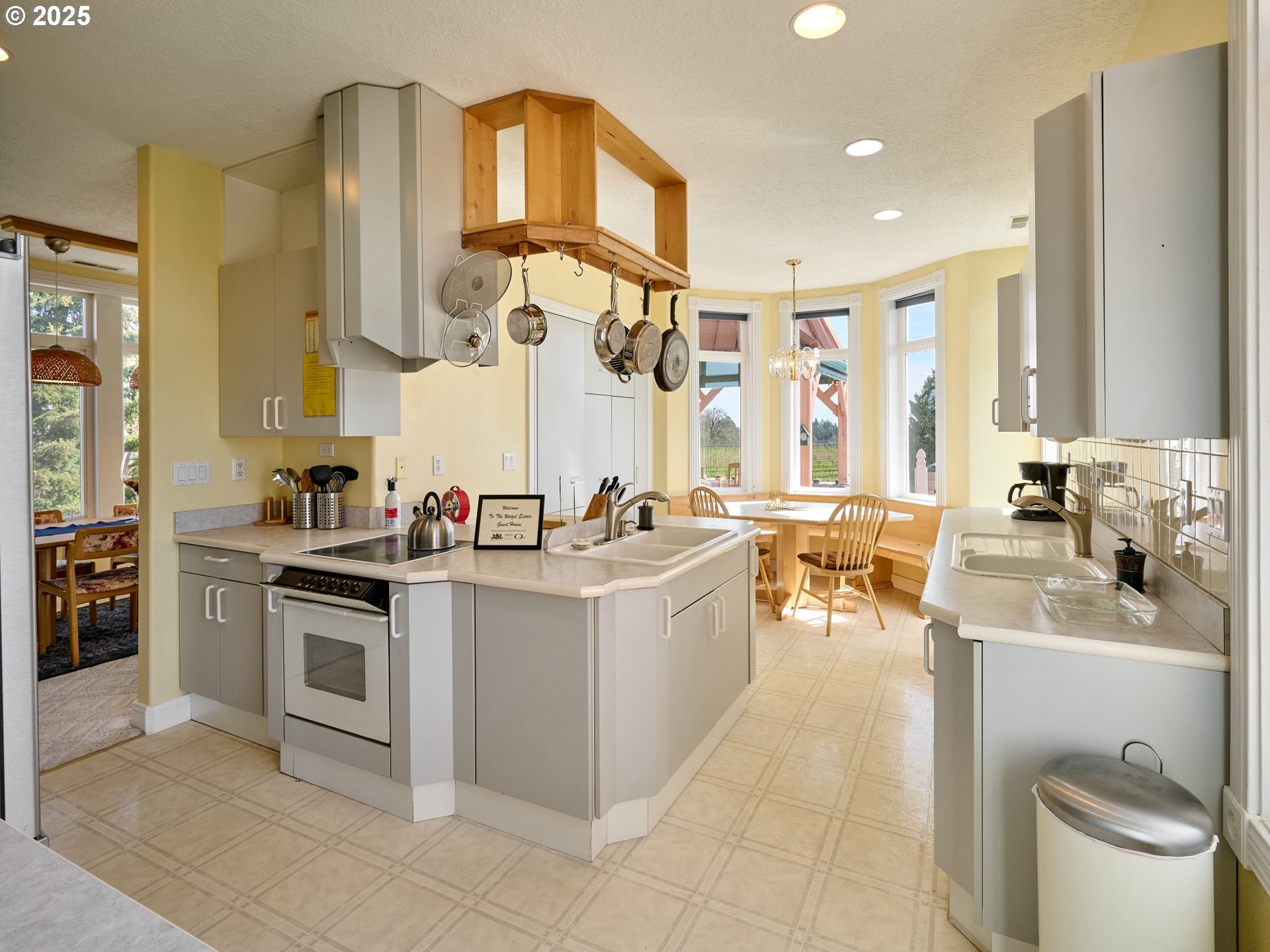 Dallas, Oregon 97338, United States, 4 Bedrooms Bedrooms, ,4 BathroomsBathrooms,Residential,Active,102555