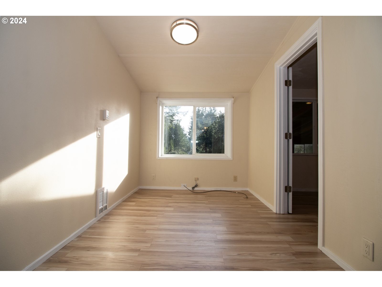 Florence, Oregon 97439, United States, 2 Bedrooms Bedrooms, ,1 BathroomBathrooms,Residential,Active,26757