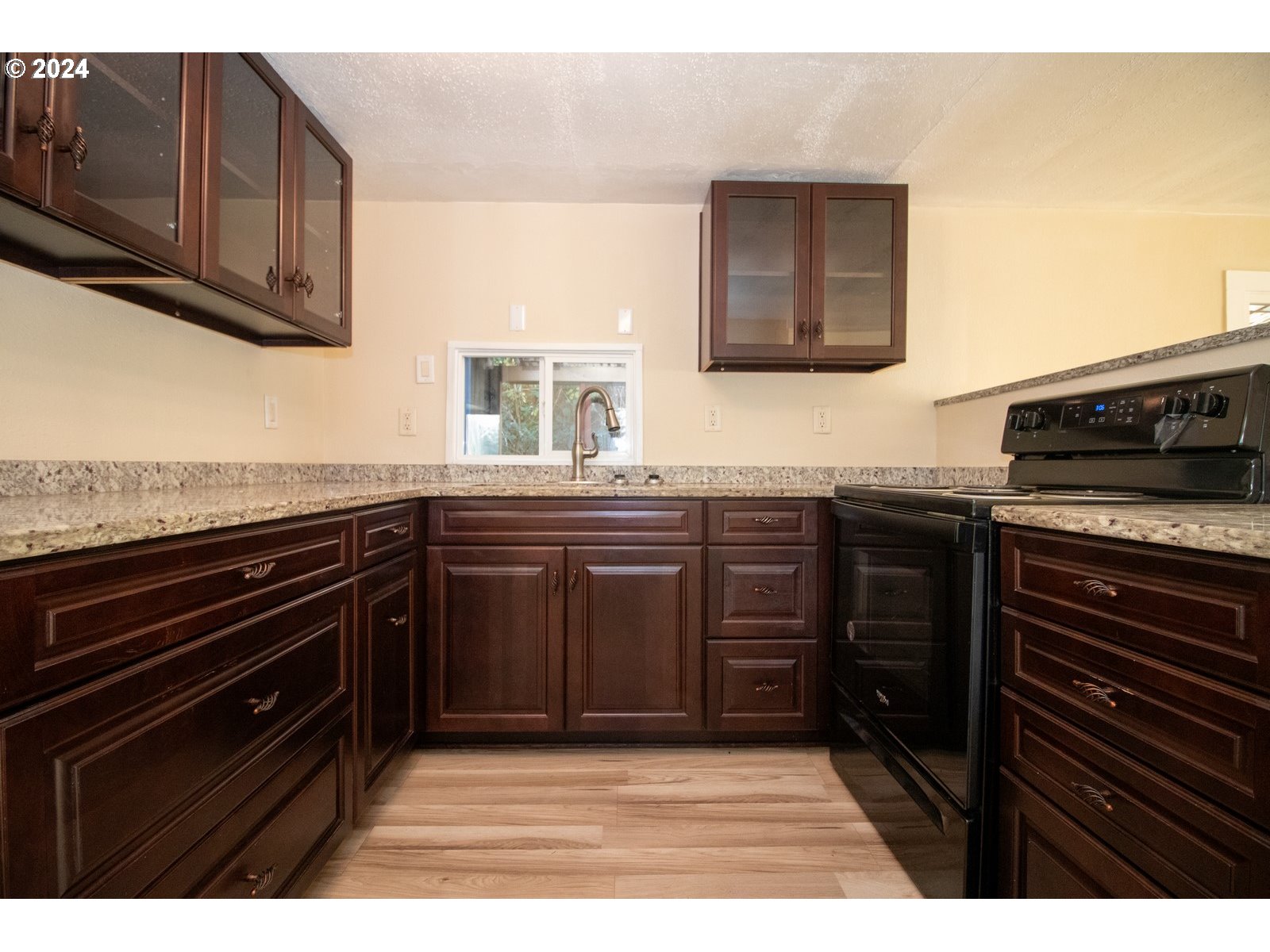 Florence, Oregon 97439, United States, 2 Bedrooms Bedrooms, ,1 BathroomBathrooms,Residential,Active,26757