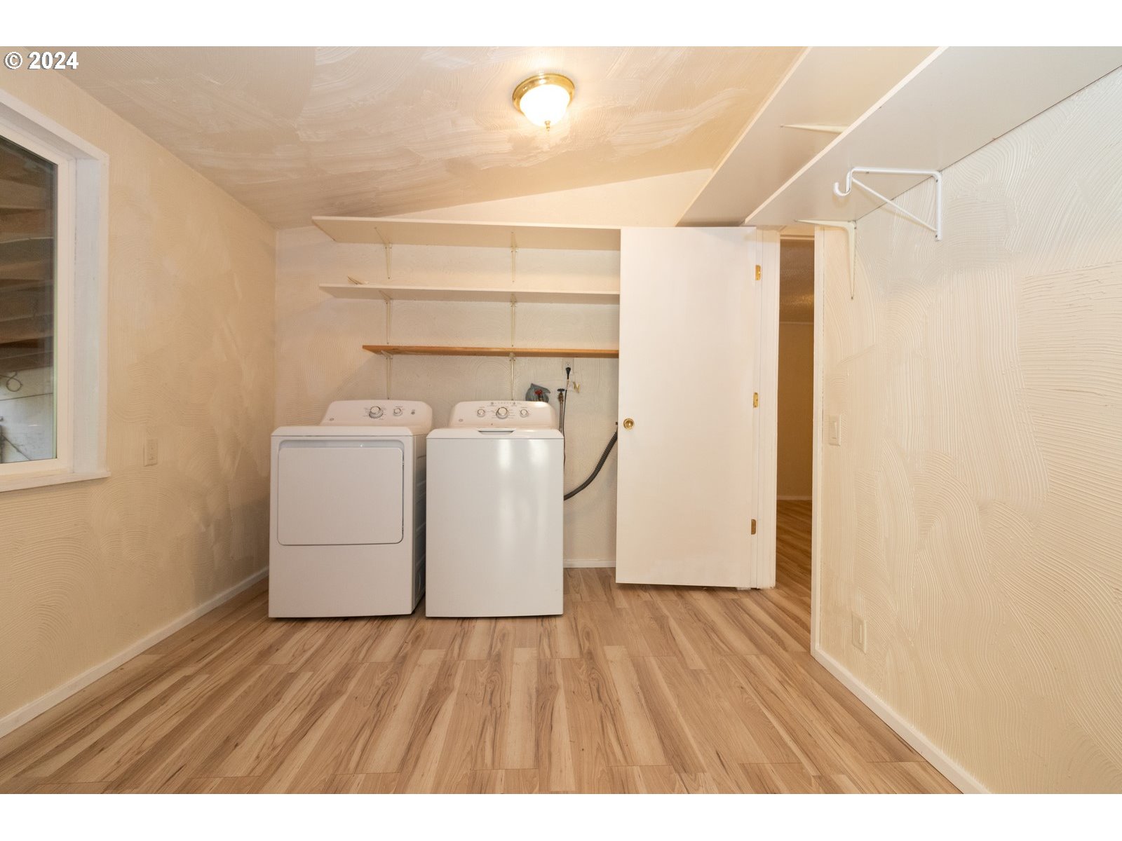 Florence, Oregon 97439, United States, 2 Bedrooms Bedrooms, ,1 BathroomBathrooms,Residential,Active,26757