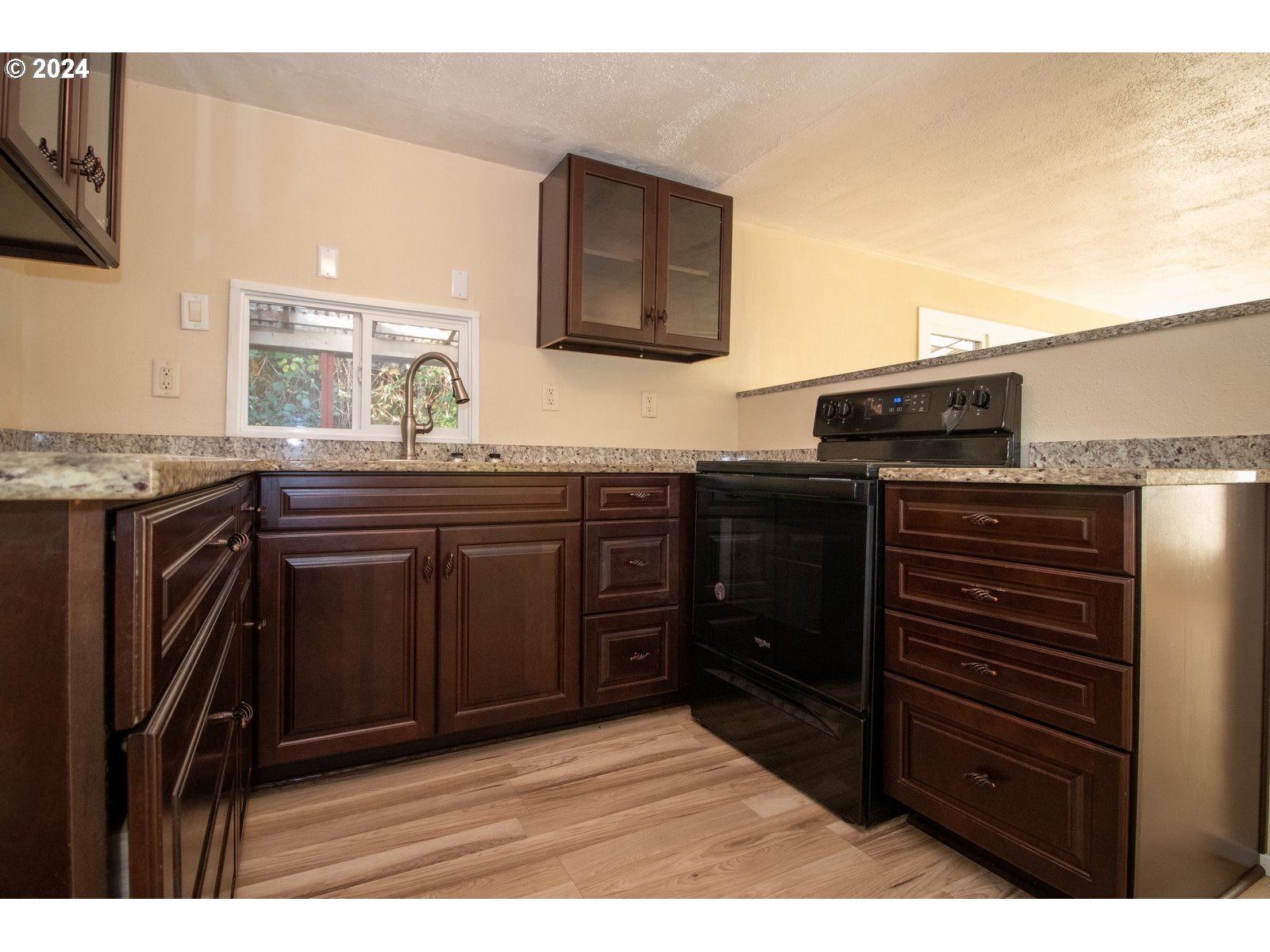 Florence, Oregon 97439, United States, 2 Bedrooms Bedrooms, ,1 BathroomBathrooms,Residential,Active,26757