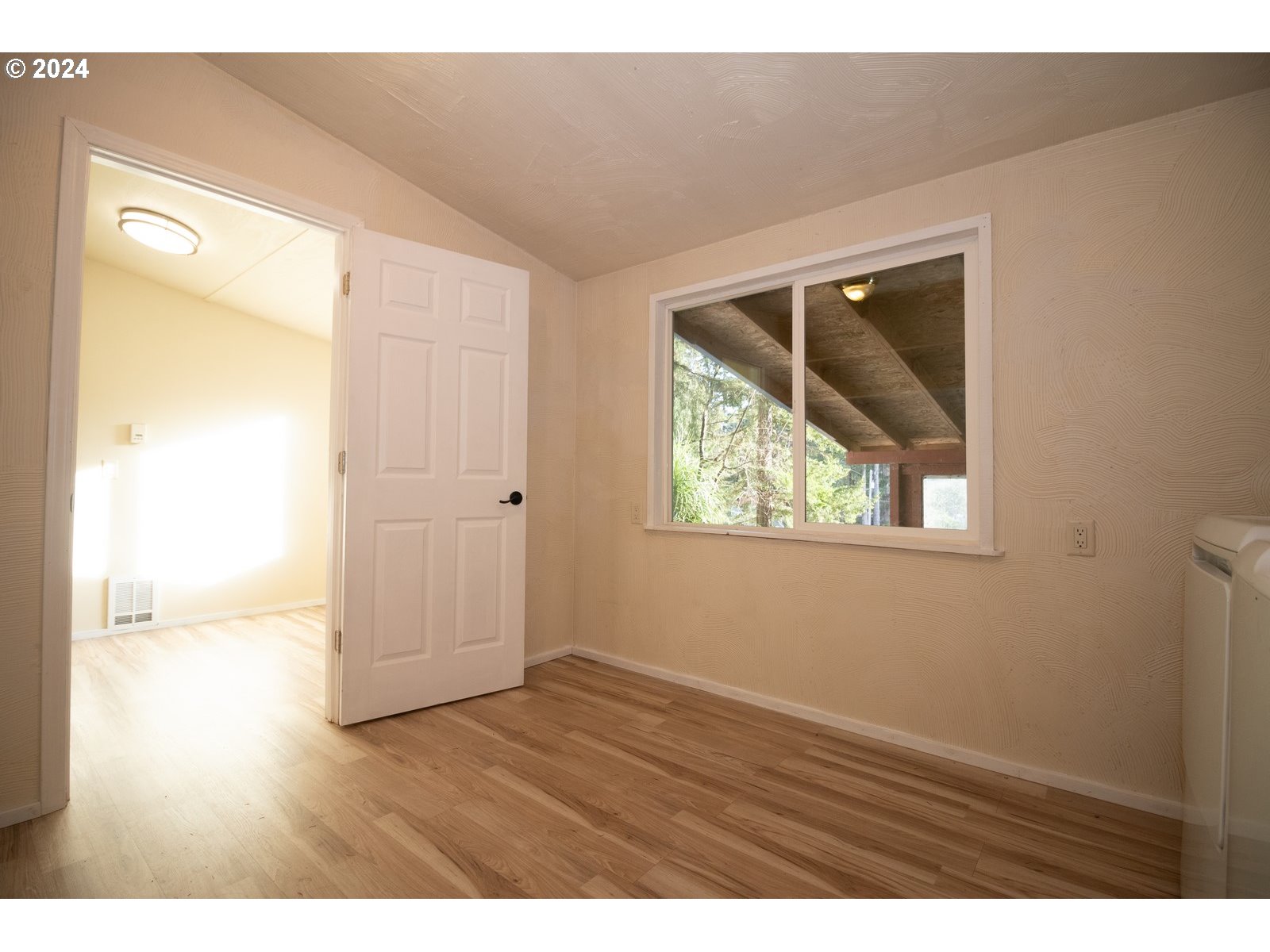 Florence, Oregon 97439, United States, 2 Bedrooms Bedrooms, ,1 BathroomBathrooms,Residential,Active,26757