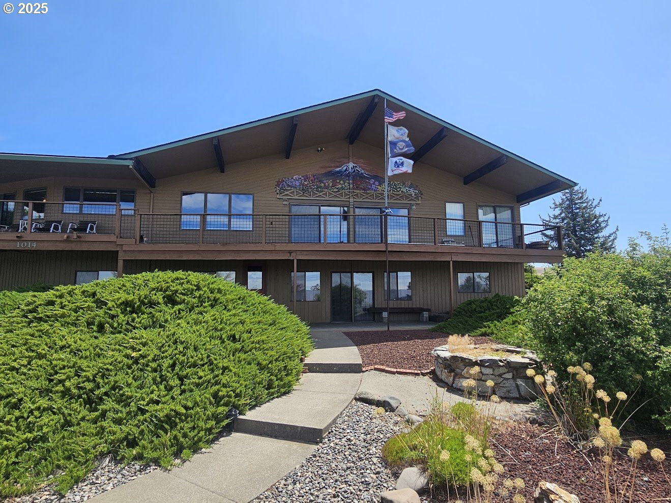 Photo 1 of 35 — 1014 ROE DR, Goldendale, WA 98620
