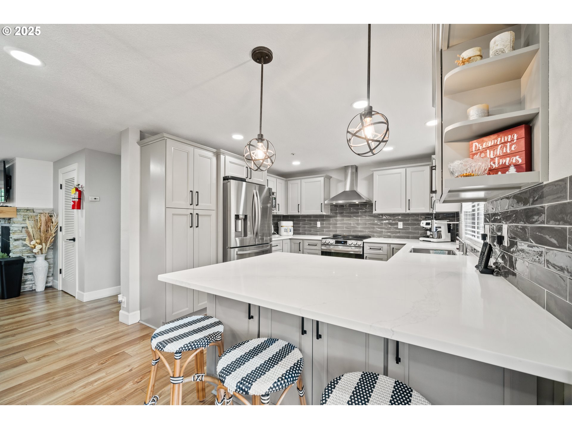 8955 SW CLUB MEADOW LN