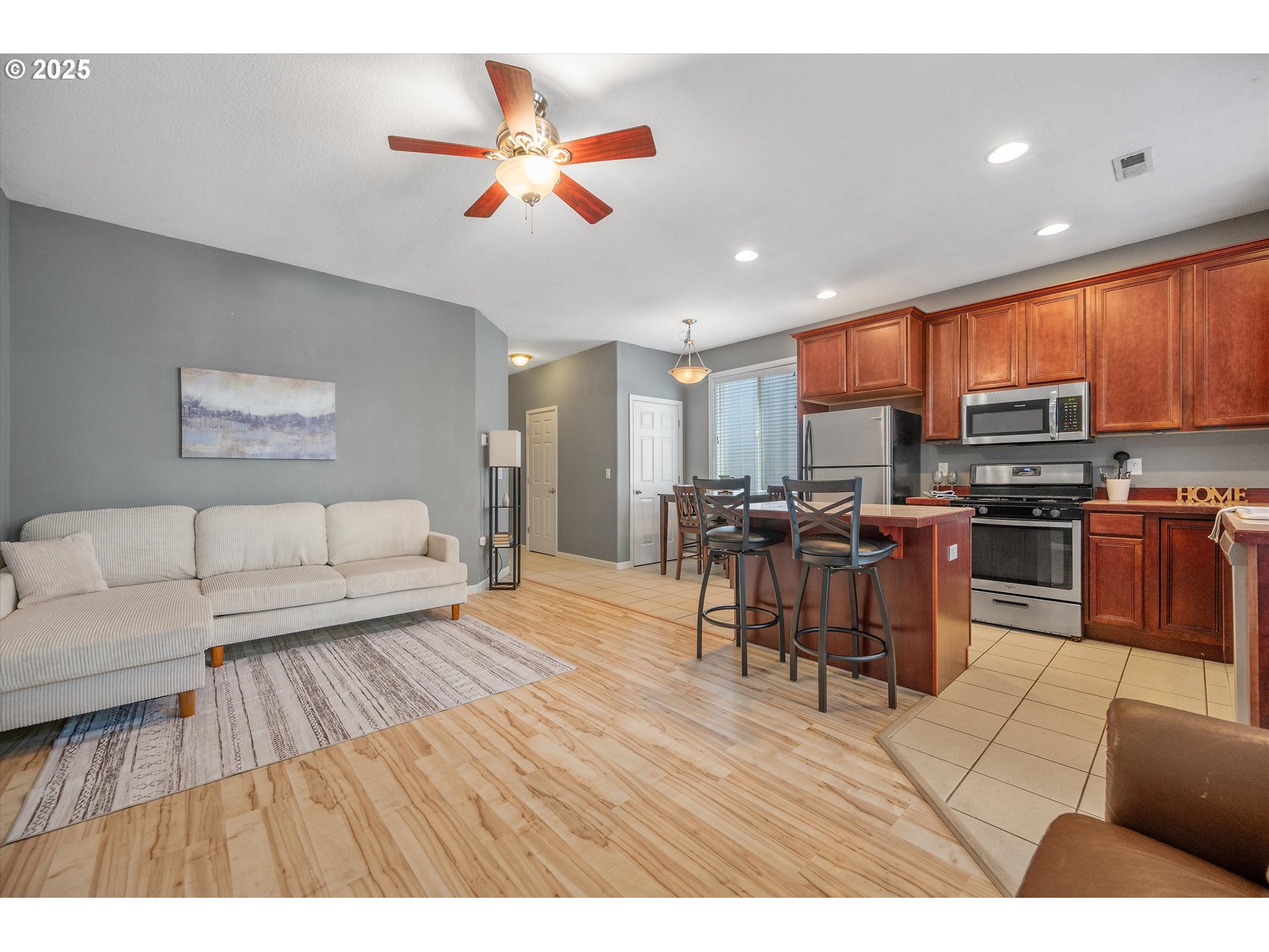 810 E 9TH ST G28