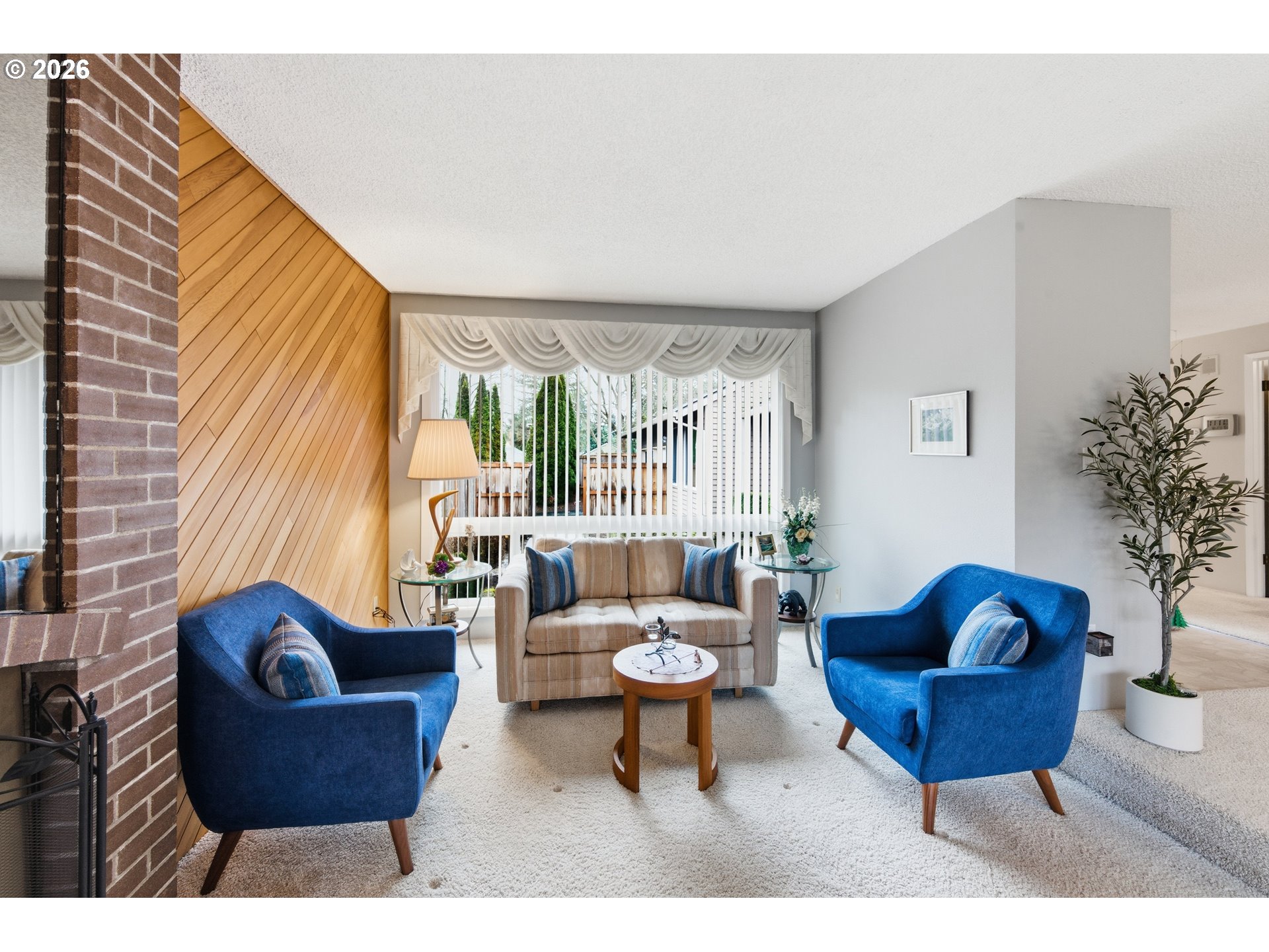 5517 NW Burning Tree CT