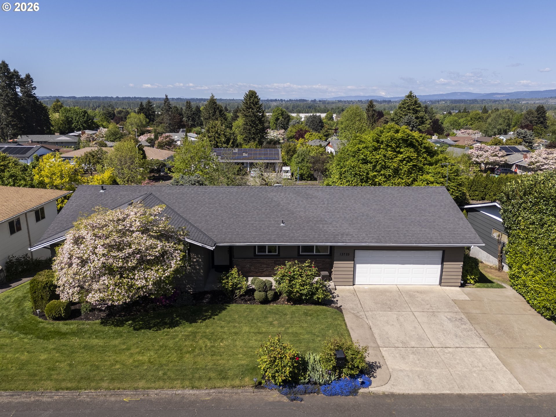 13725 NE FREMONT CT