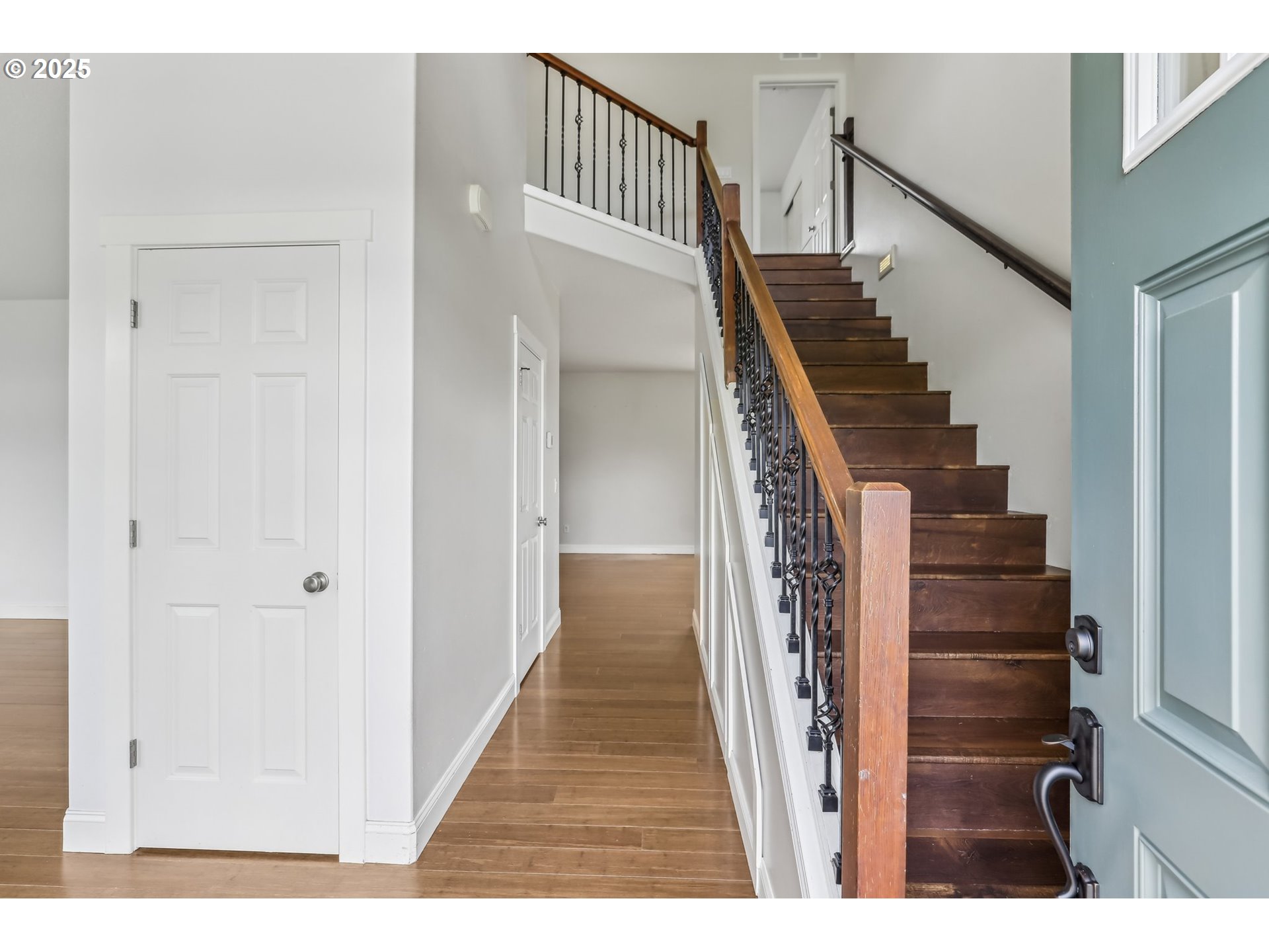 1211 W F PL