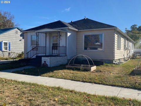 A home in Baker City