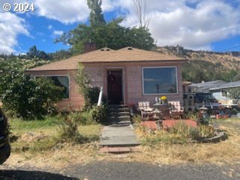 A home in The Dalles