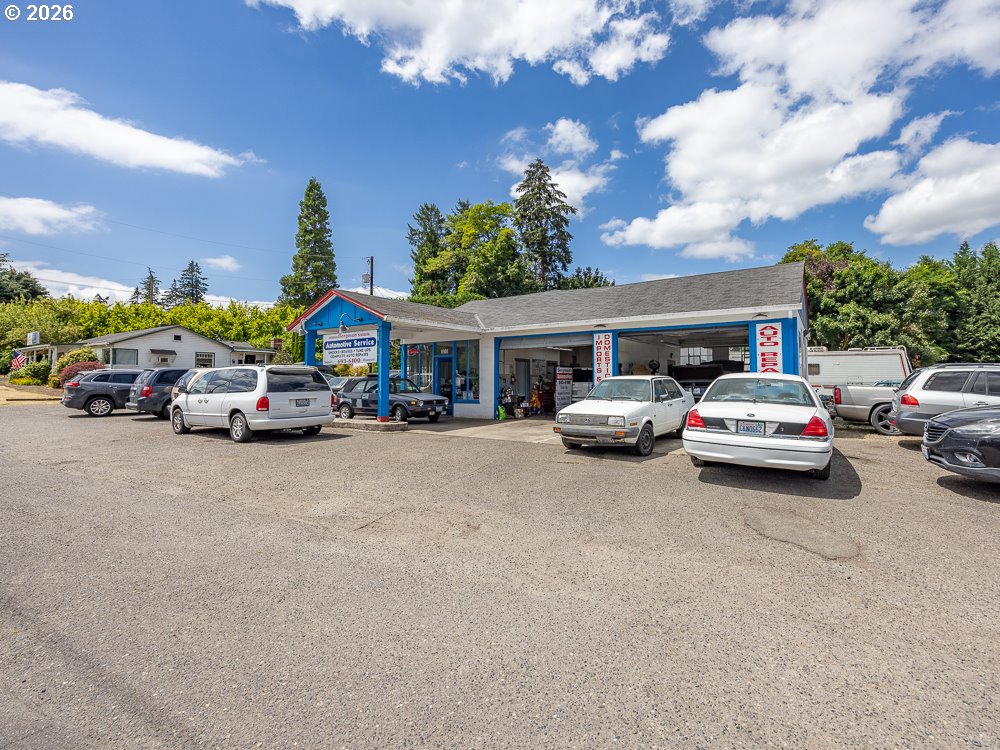 8908 NE ST JOHNS RD