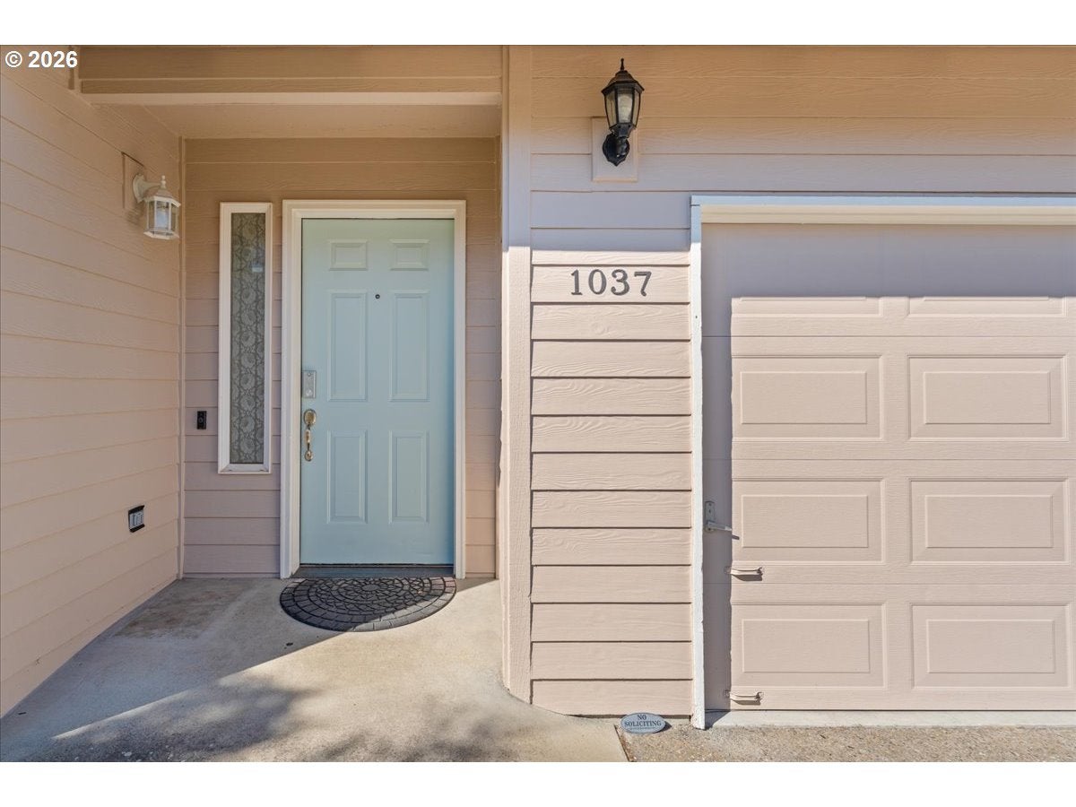 1037 NE LIJA LOOP