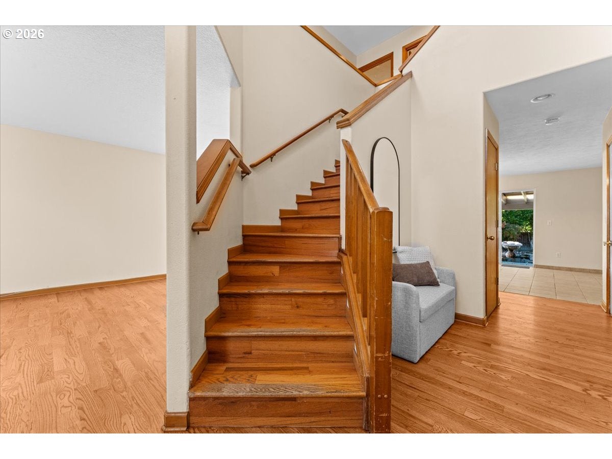 1037 NE LIJA LOOP