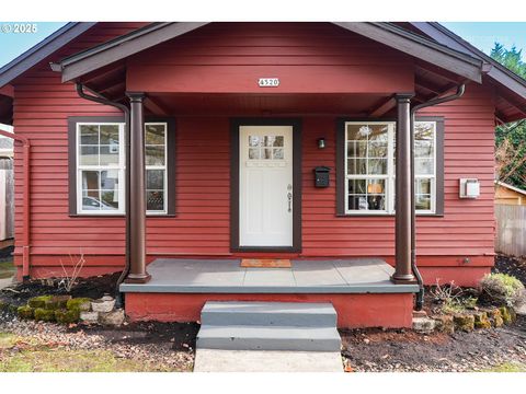 4520 SE 36TH AVE Portland OR 97202