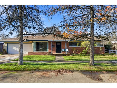 Photo of 235 NE 111th Ave, Portland, OR 97220 (MLS # 504299834)