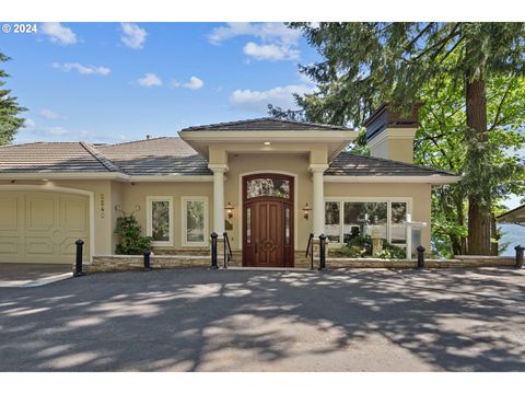 2240 SUMMIT CT Lake Oswego OR 97034