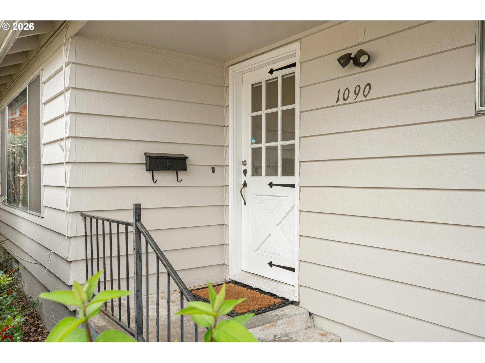 1090 E 28th AVE