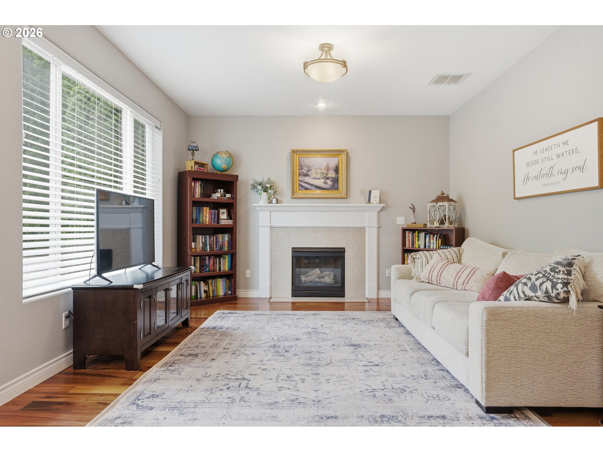 2528 N ROGER SMITH DR