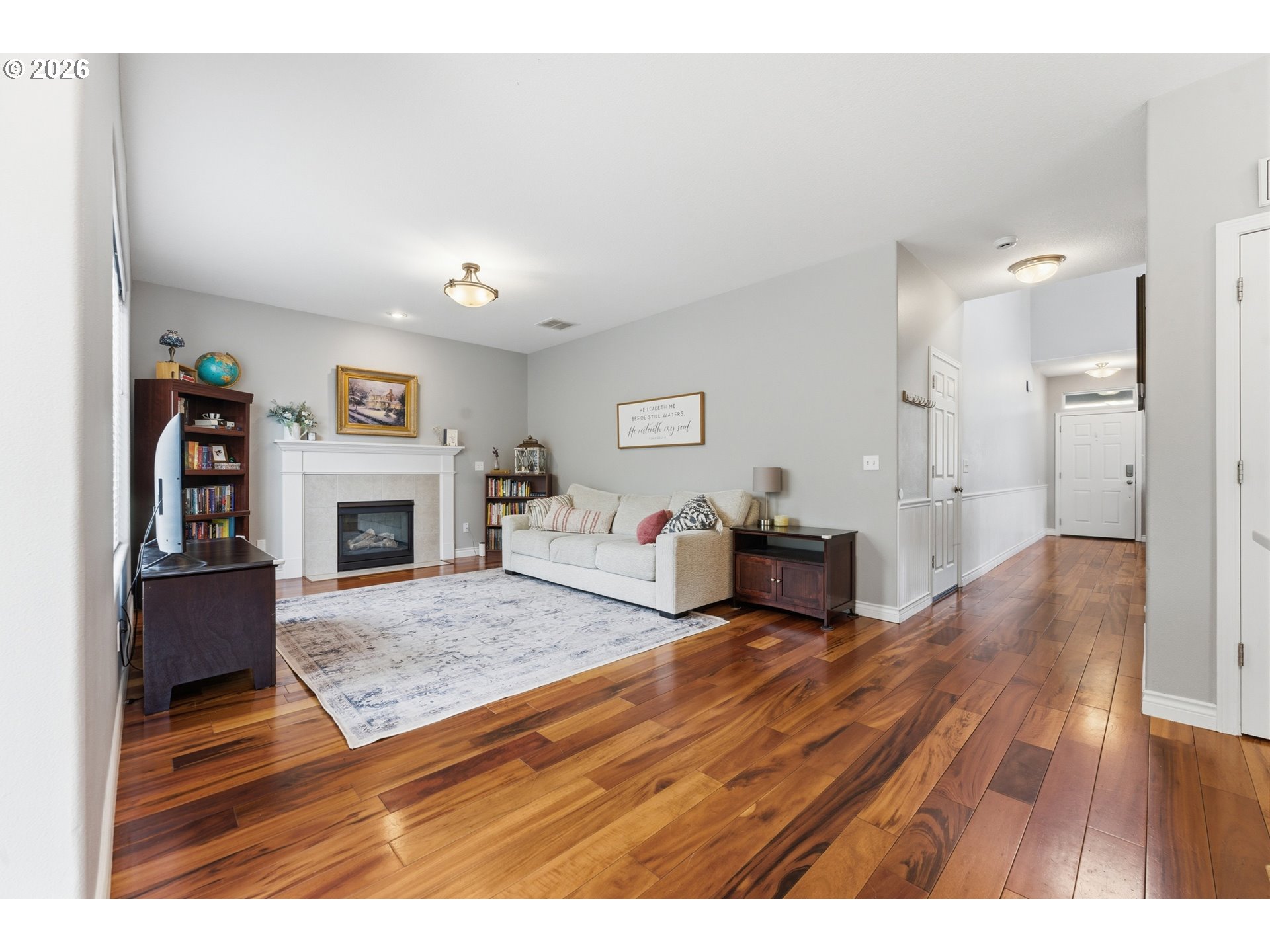 2528 N ROGER SMITH DR