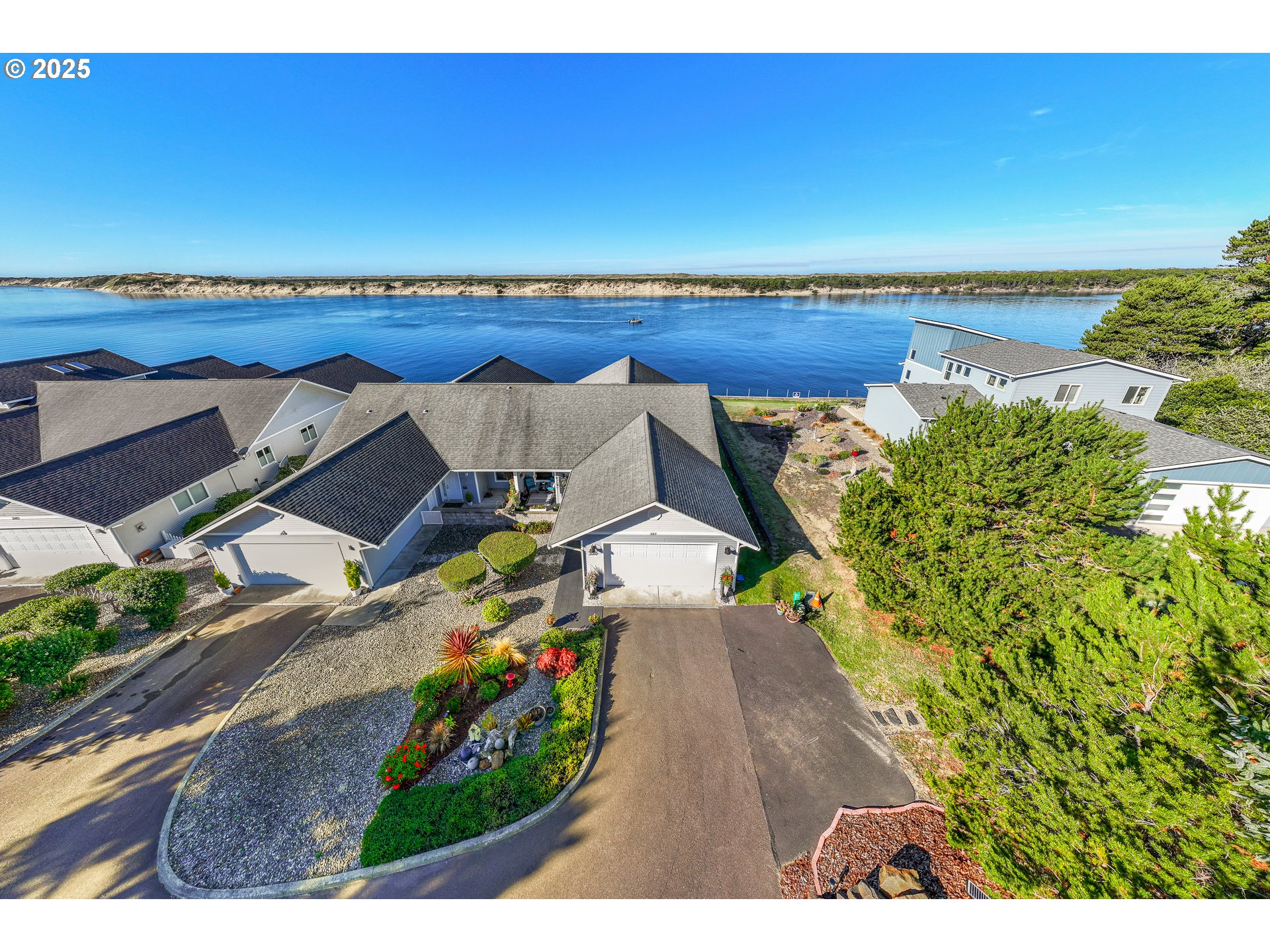 3315 RHODODENDRON DR