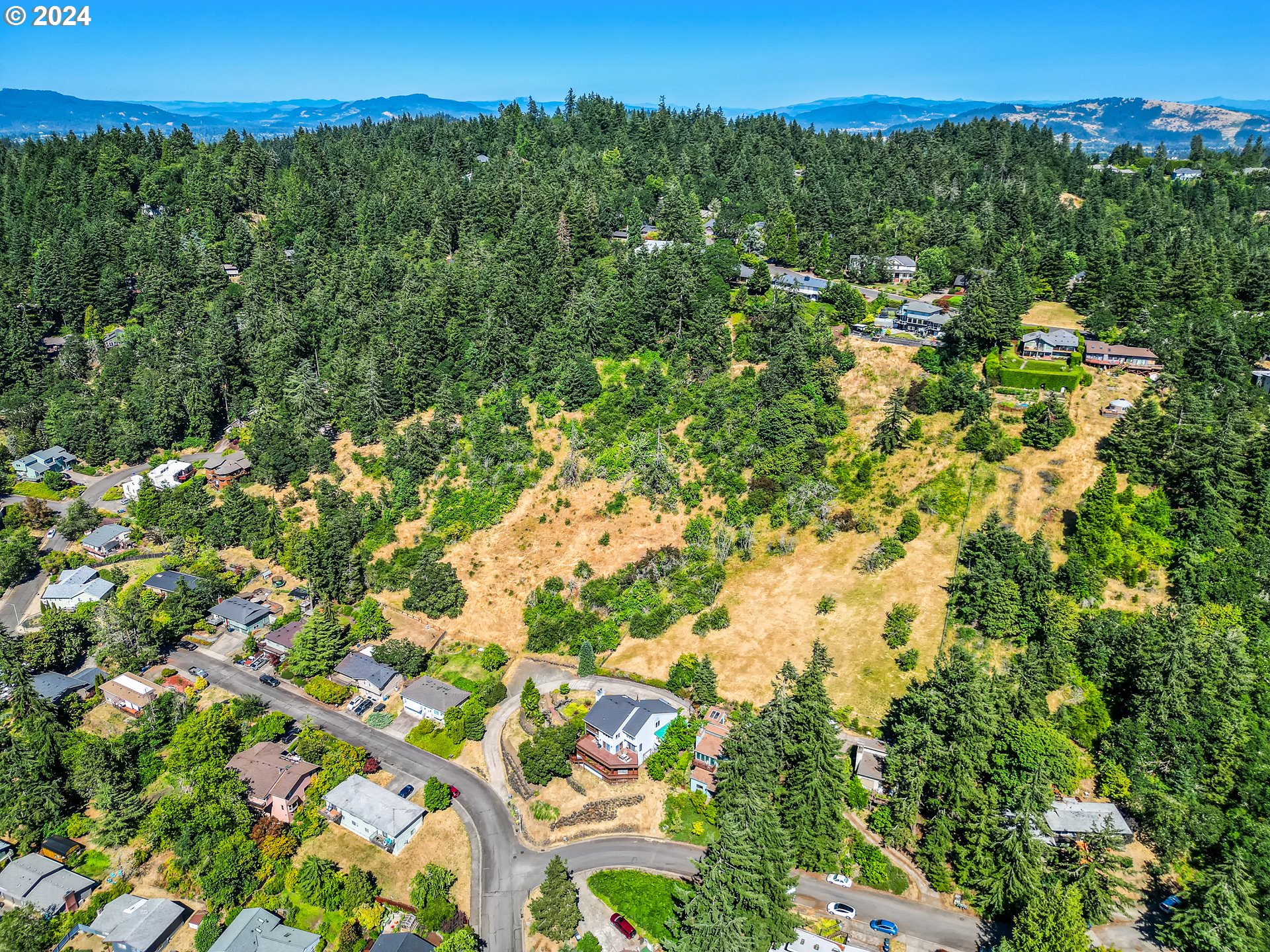 E 38TH AVE