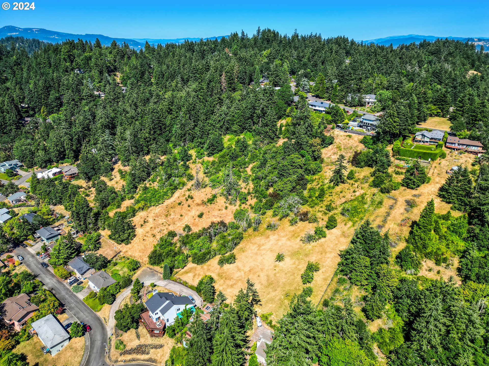 E 38TH AVE