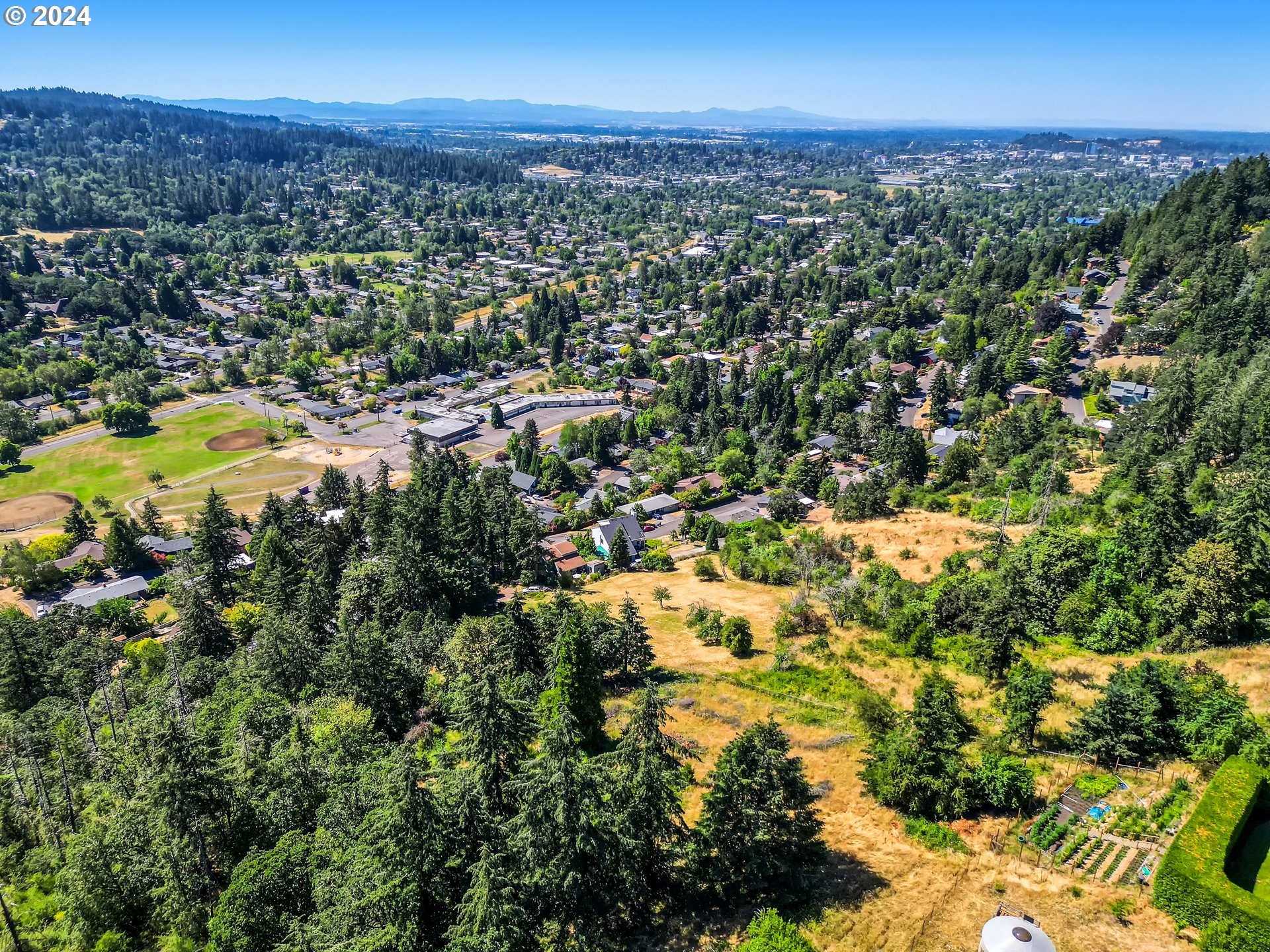 E 38TH AVE