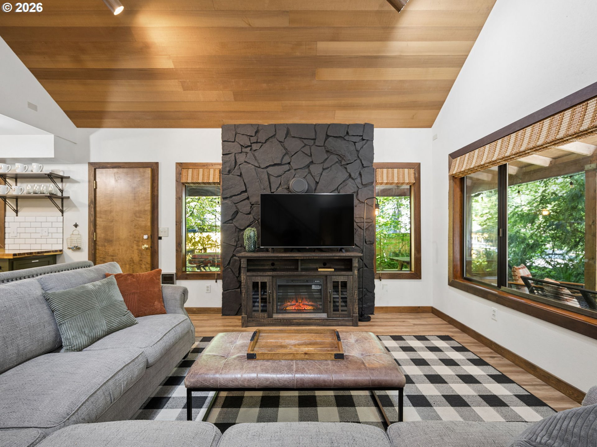 65582 E TIMBERLINE DR