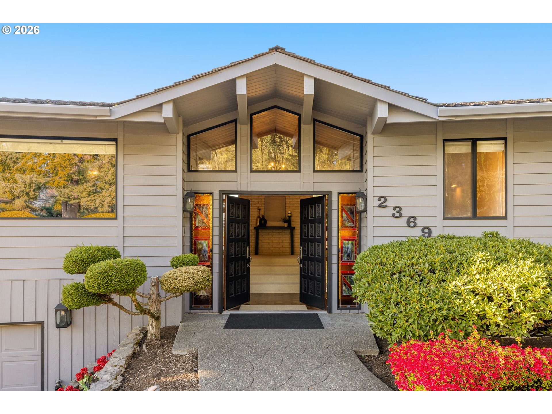 2369 PALISADES CREST DR