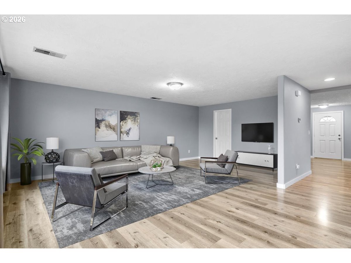 1207 Mountain View LN