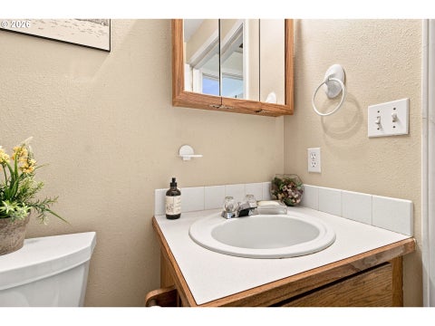 Tiny photo for 1145 Ash Grove Loop, Creswell, OR 97426 (MLS # 738024151)