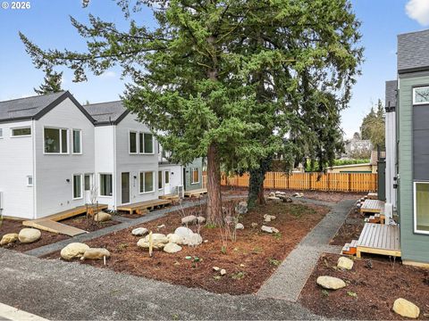 7224 NE Going St, Portland, OR 97218 - #: 185230485