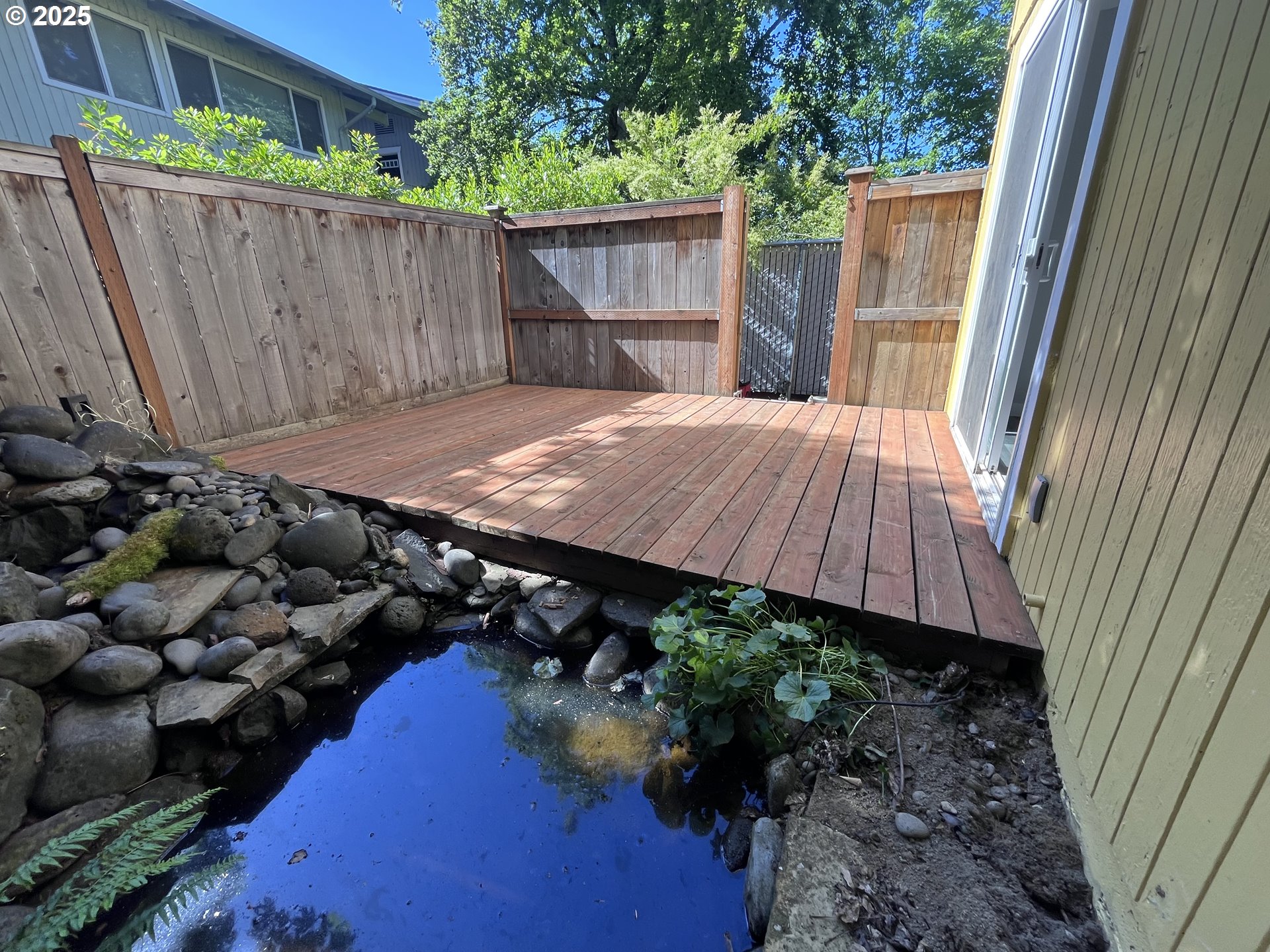 1935 W 17TH AVE