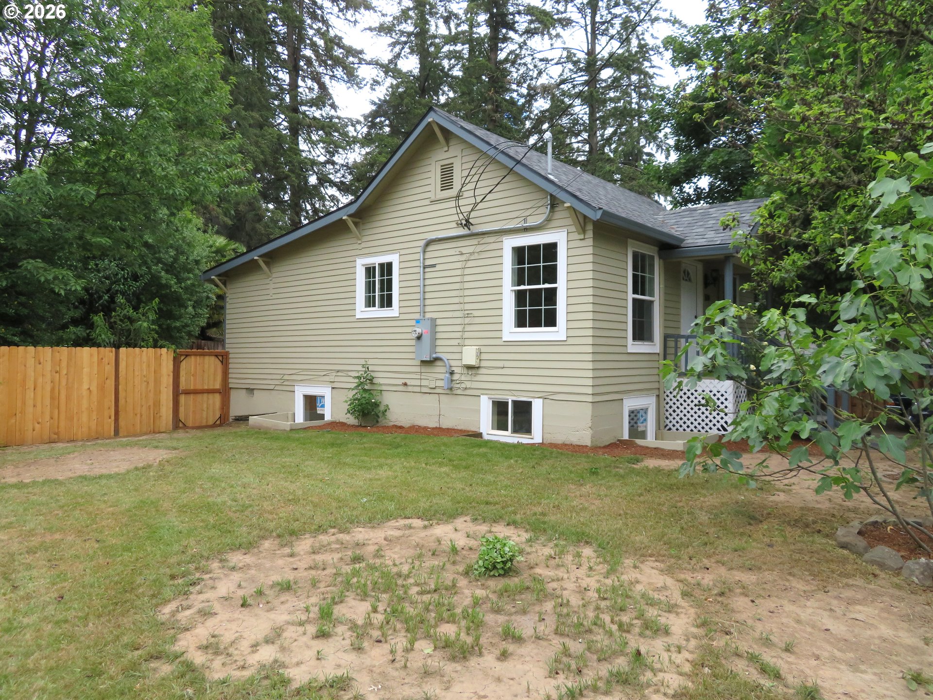 884 SE 7TH AVE