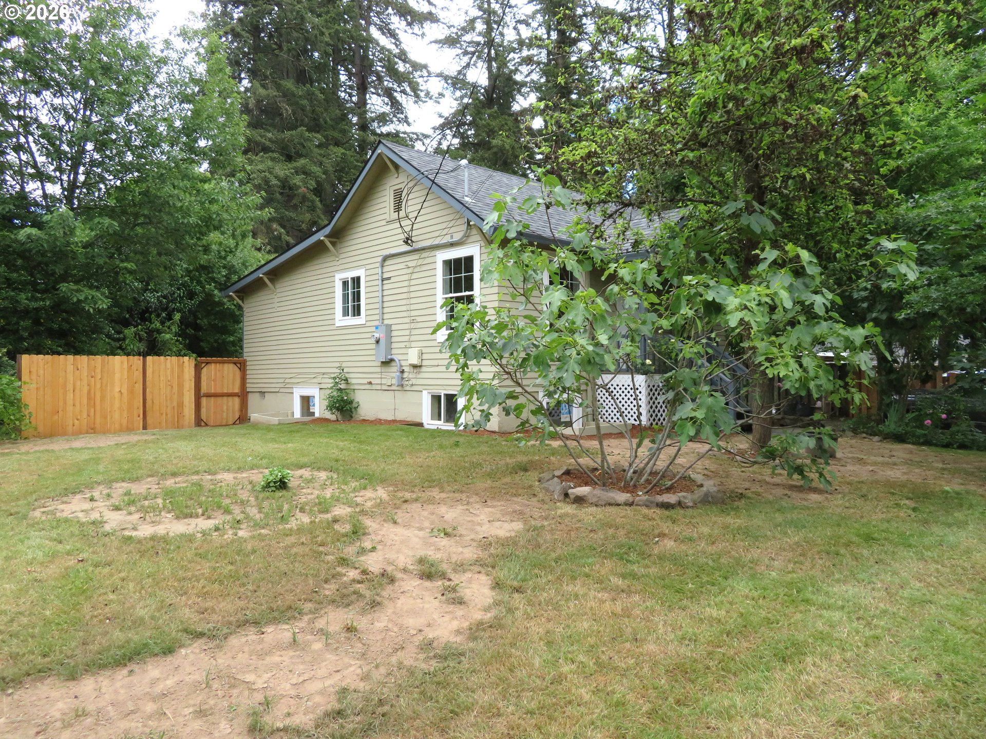 884 SE 7TH AVE